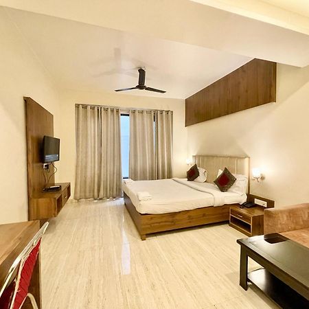 Hotel Rudraksh ! Varanasi !Fully-Air-Conditioned Hotel At Prime Location With Parking Availability, Near Kashi Vishwanath Temple, And Ganga Ghat 2 Exteriér fotografie