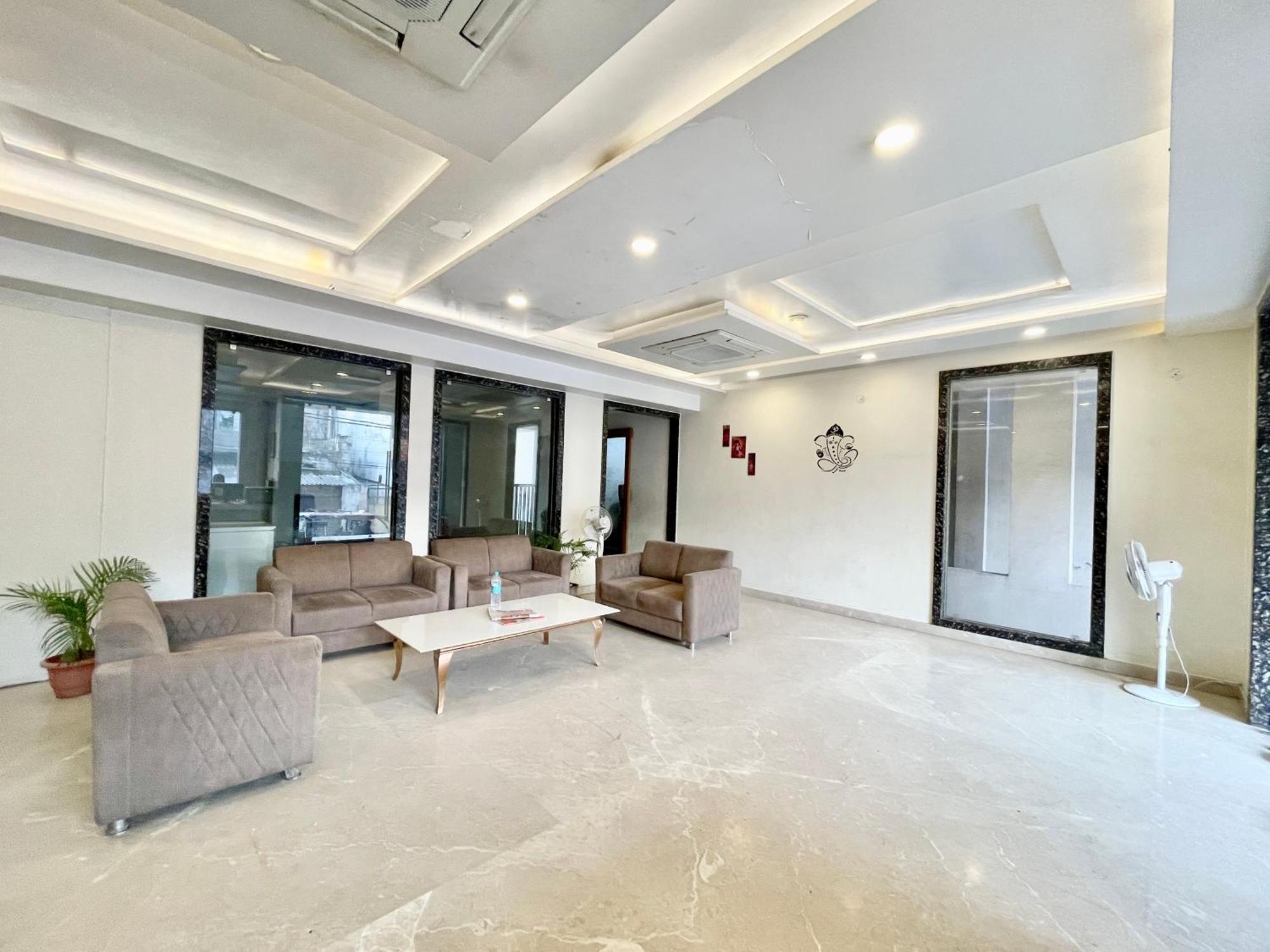 Hotel Rudraksh ! Varanasi !Fully-Air-Conditioned Hotel At Prime Location With Parking Availability, Near Kashi Vishwanath Temple, And Ganga Ghat 2 Exteriér fotografie