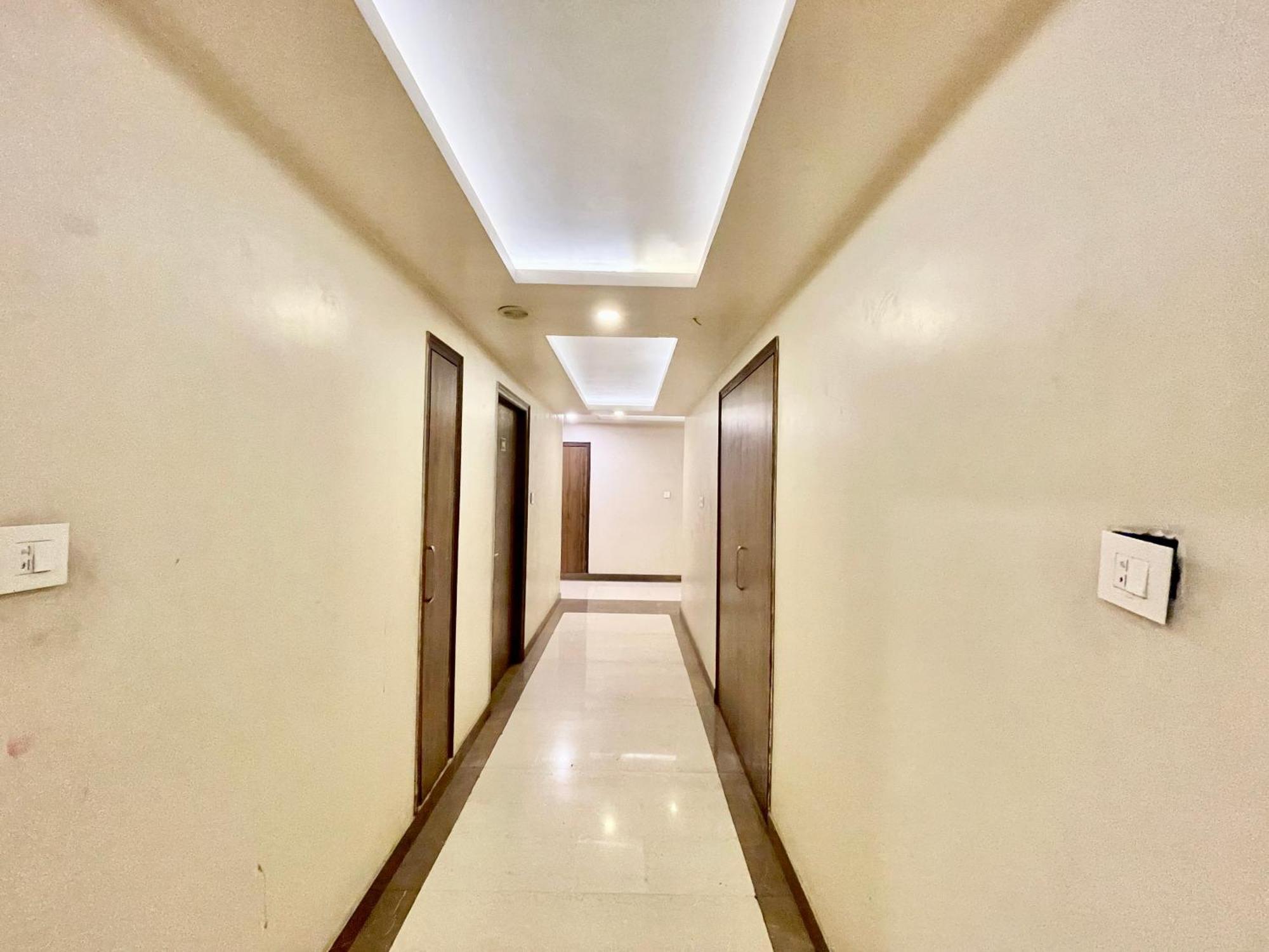 Hotel Rudraksh ! Varanasi !Fully-Air-Conditioned Hotel At Prime Location With Parking Availability, Near Kashi Vishwanath Temple, And Ganga Ghat 2 Exteriér fotografie