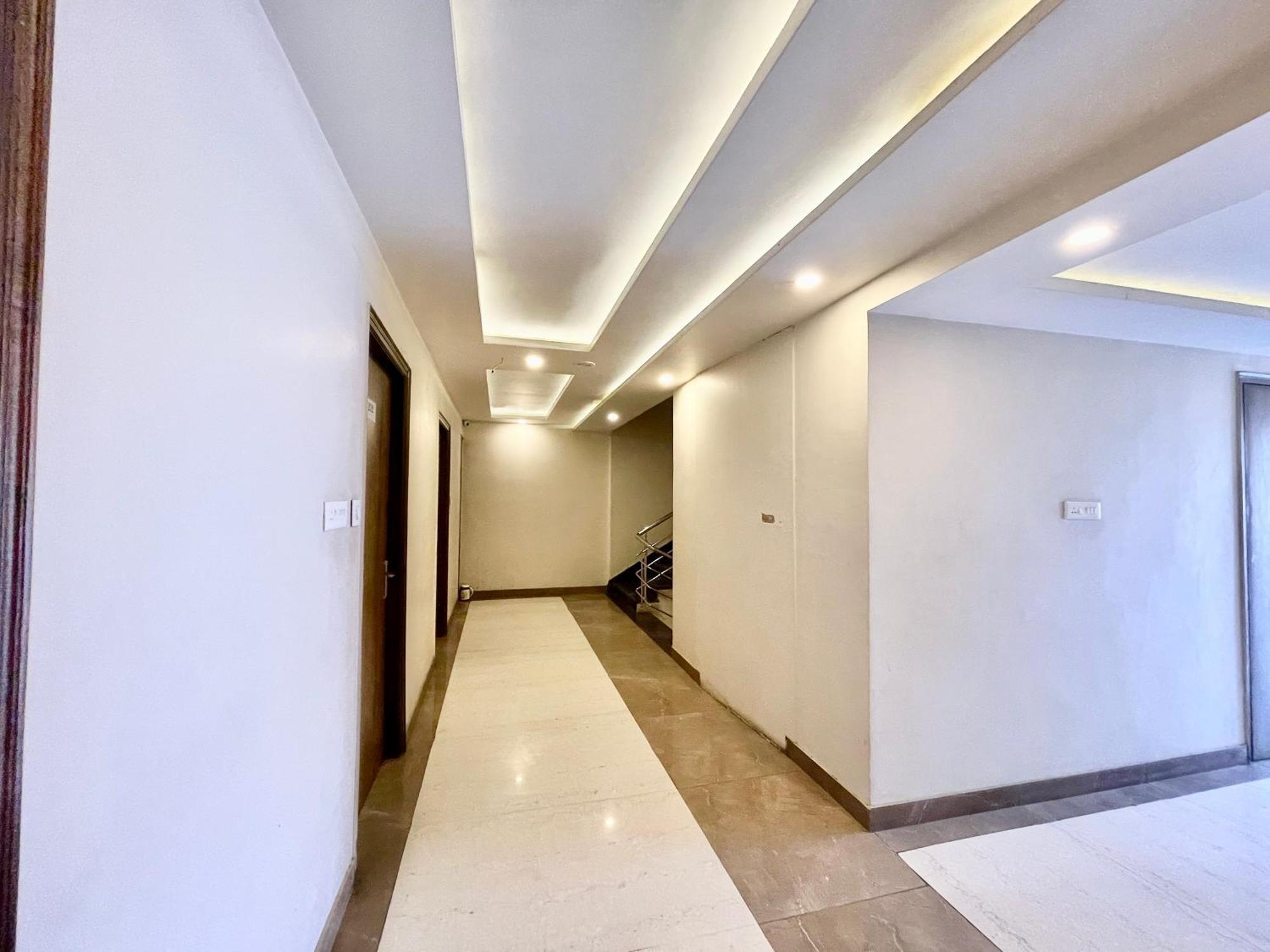 Hotel Rudraksh ! Varanasi !Fully-Air-Conditioned Hotel At Prime Location With Parking Availability, Near Kashi Vishwanath Temple, And Ganga Ghat 2 Exteriér fotografie